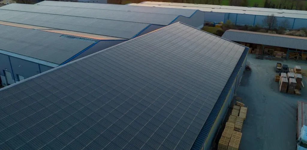 پنل خورشیدی سوله سقف شیبدار